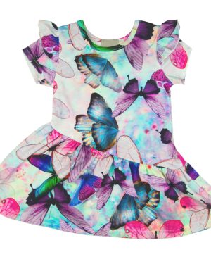 pastelowa sukienka z falbankami krótki rękaw w motyle