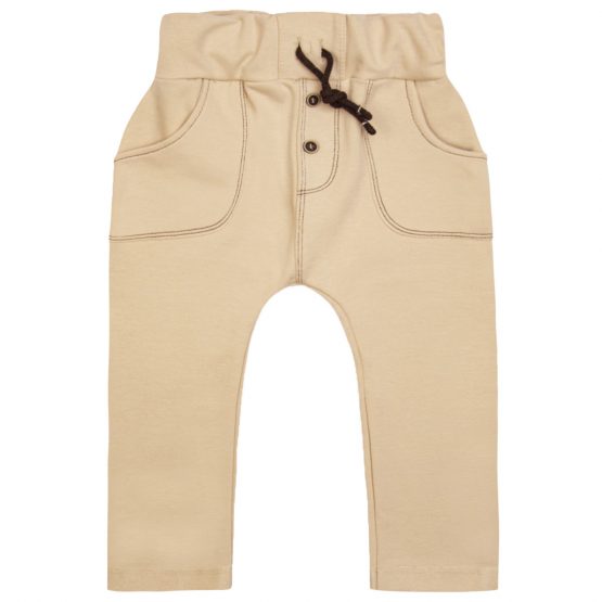 eleganckie spodnie niemowlęce w jasnym odcieniu brązu beżowe z elastycznej dresówki z guziczkami i sznurkiem dla chłopca