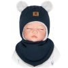 granatowa czapka niemowlęca z szarym futerkiem z uszami wiązana pod szyją z apaszką ciepły komplet zimowy dla noworodka i niemowlaka