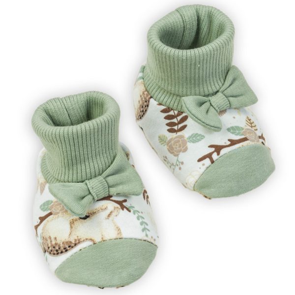 pastelowe buciki niemowlęce z kokardkami dla dziewczynki śmietankowo-zielone w sarenki niechodki do kombinezonu dla noworodka wyprawka