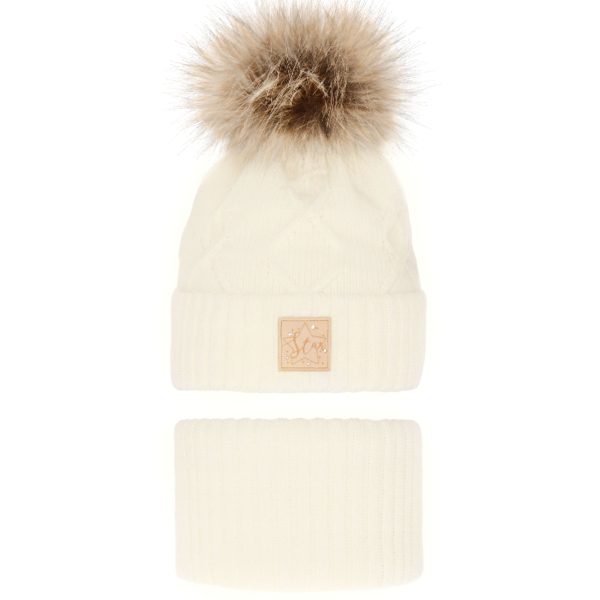 kremowa ecru śmietankowa off white mleczna czapka z pomponem star zimowa ocieplana dla dziewczynki na polarze z kominem w komplecie cieplutka na zimę dziewczęca
