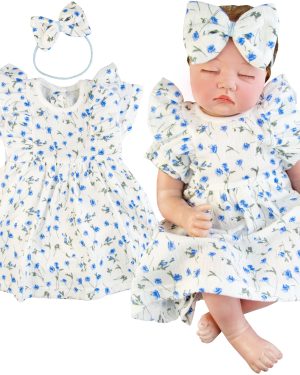 biała bodosukienka z opaską body sukienka niemowlęca z muślinu muślinowa w niebieskie kwiatuszki z opaską dla niemowlaka prezent ubranko na lato